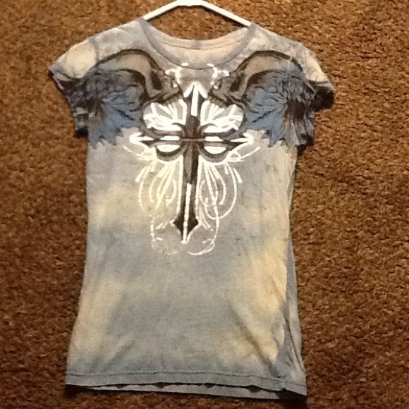 Super cute skull tee shirt