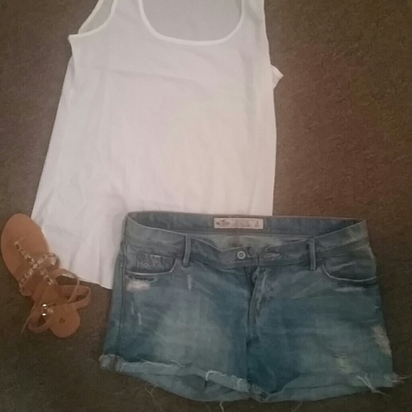 Hollister shorts size 9 and tank top bundle