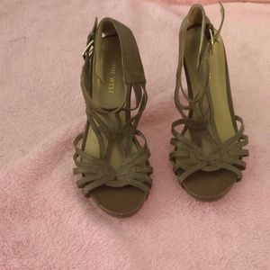 New without box New nine west heels