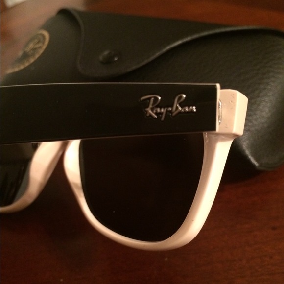Black/white ray ban - Picture 3 of 3