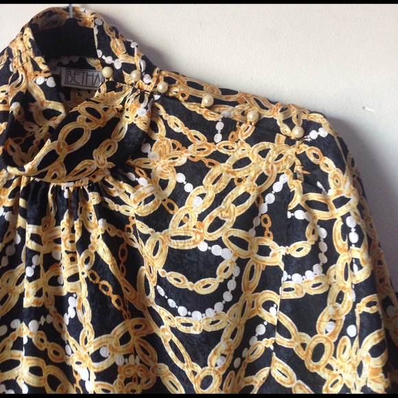 Nautical pearl vintage blouse!