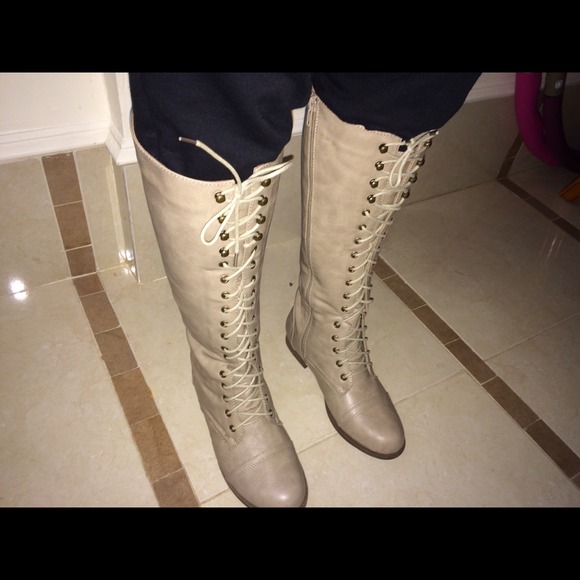 Taupe color boots! Brand new!