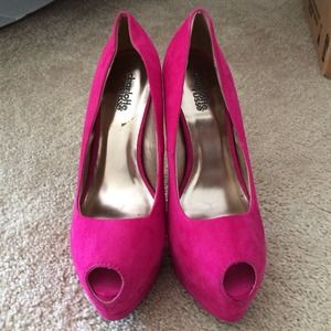 Fuchsia pumps