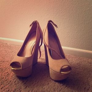 Jessica Simpson wedges