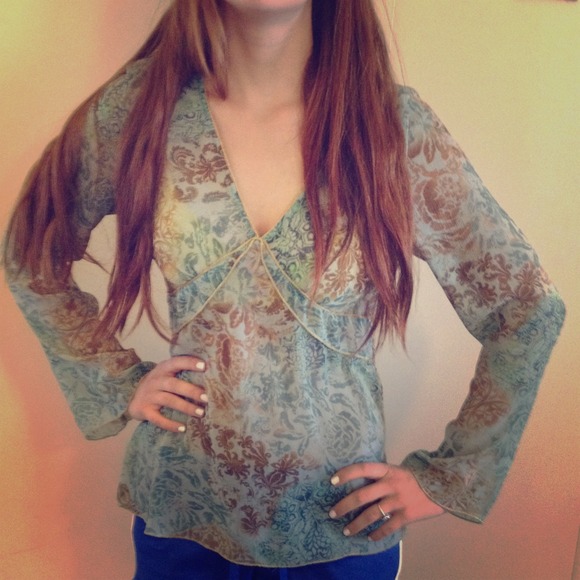 Long sleeve with gold accents blouse