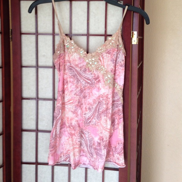 Feminine pink tank top