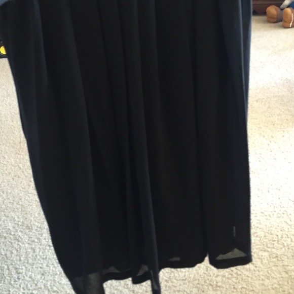Gorgeous black Calvin Klein flowy skirt.