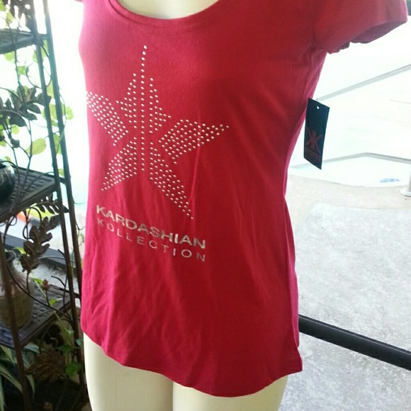 SOLD Kardashian top - Picture 3 of 3