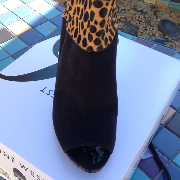 Get your leopard boot on - Picture 2 of 4
