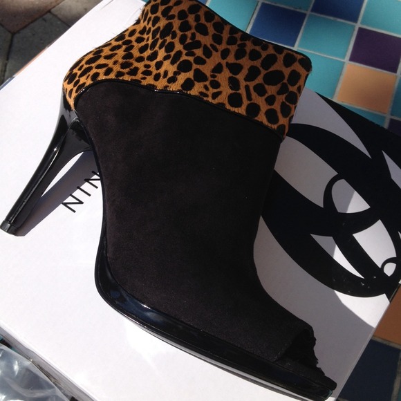 Get your leopard boot on - Picture 3 of 4