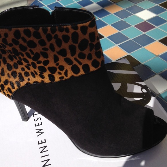 Get your leopard boot on - Picture 4 of 4