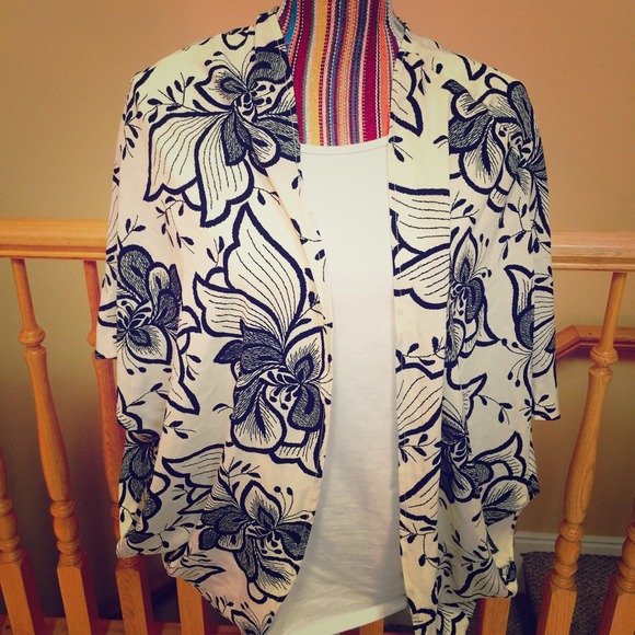 Kimono Top, Medium. May Bundled w/ 2 Others...