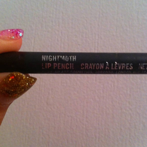 MAC lip pencil
