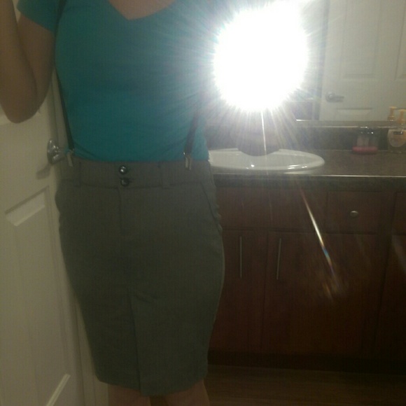 🎉SALE🎉 Bebe skirt with suspenders