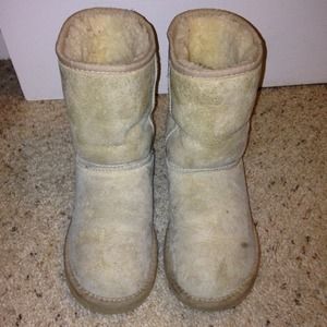 Classic Short Sand Uggs