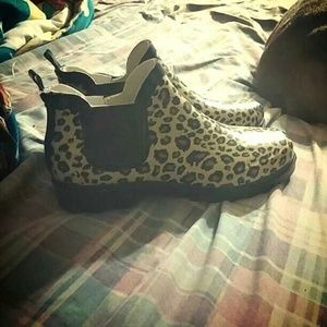 Never Worn Cheetah rubber boots