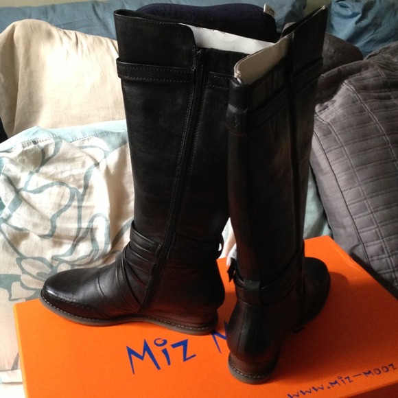 BNWT Miz Mooz "Pauline" Black Leather Boots sz6 - Picture 3 of 4