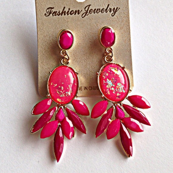 ❗️🚫SOLD❗️Opalescent Enchants Earrings - Picture 2 of 2