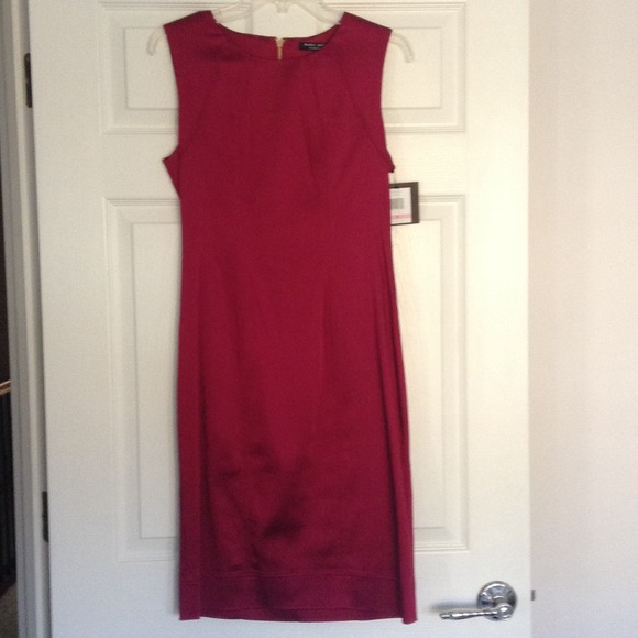 Stunning red (scarlet) dress with gold back zipper