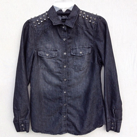 🎉HP🎉 Navy blue Chambray silver studded tunic - Picture 4 of 4