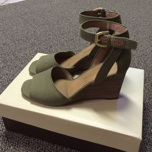 ‼️ONE DAY SALE‼️NEW Franco Sarto Wedge Heels