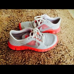 Nike tenni shoes free run 3