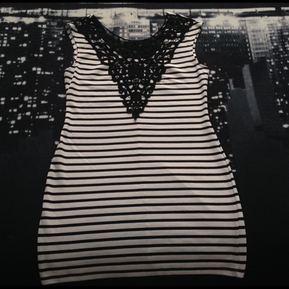 Dresses & Skirts - Dress