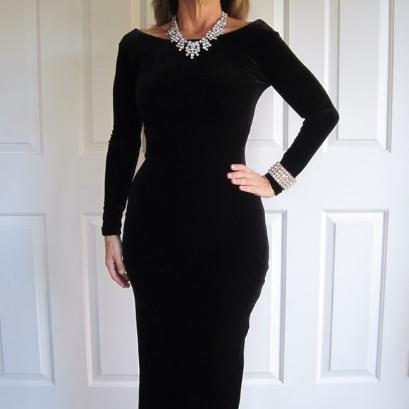Black velvet dress.  Only worn once. - Picture 3 of 4