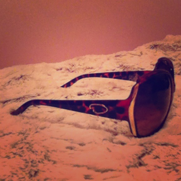 Oscar De La Renta sunglasses