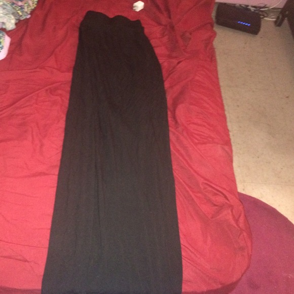 Black maxi skirt from loft 🔥