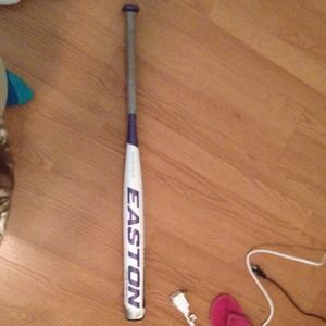 Easton mystique fast pitch aluminum softball bat.