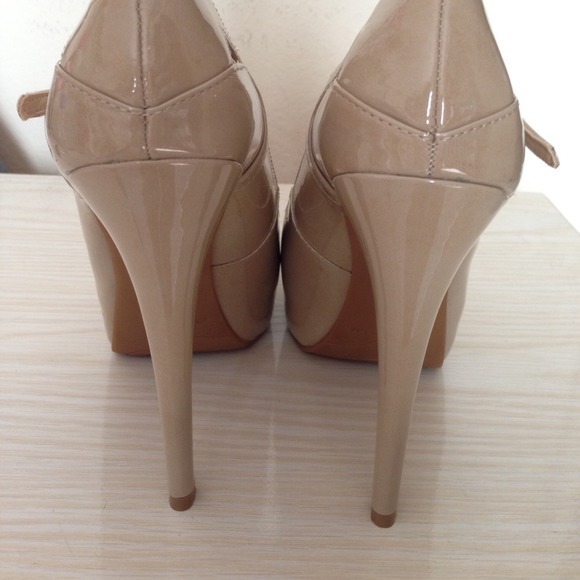 ⛔️SOLD⛔️ Nine West Nude Pumps - Picture 2 of 3