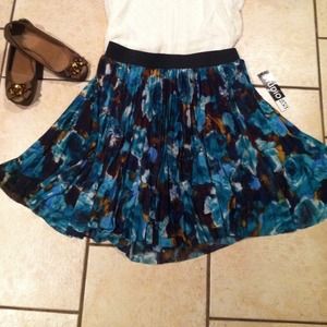 Pleated skirt