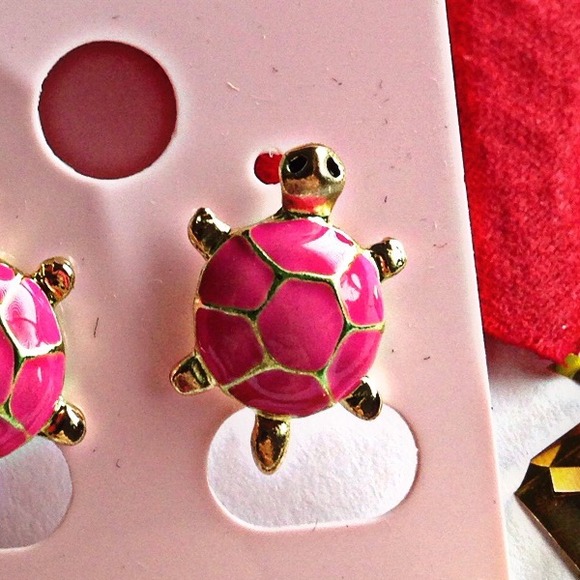 ❗️🚫SOLD❗️Pink Turtle Reef Earrings - Picture 2 of 2