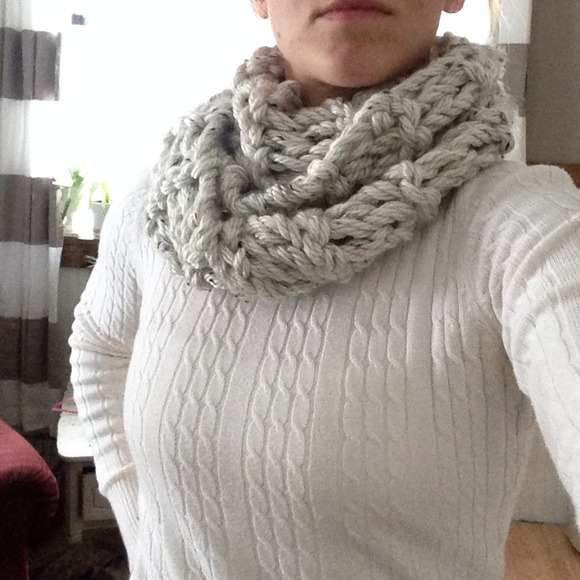 Awesome thick knit scarf!