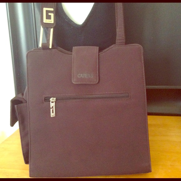 GUESS Chocolate Color Purse!! Last Price!!