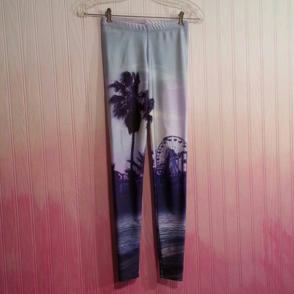 Lovely Sally leggings blackmilk xs purple nastygal