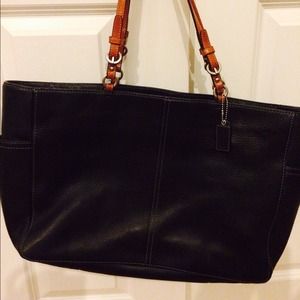 SOLD Coach black leather tote 15x10x6 in ❤️SOLD ❤️