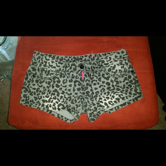 Leopard Jean shorts