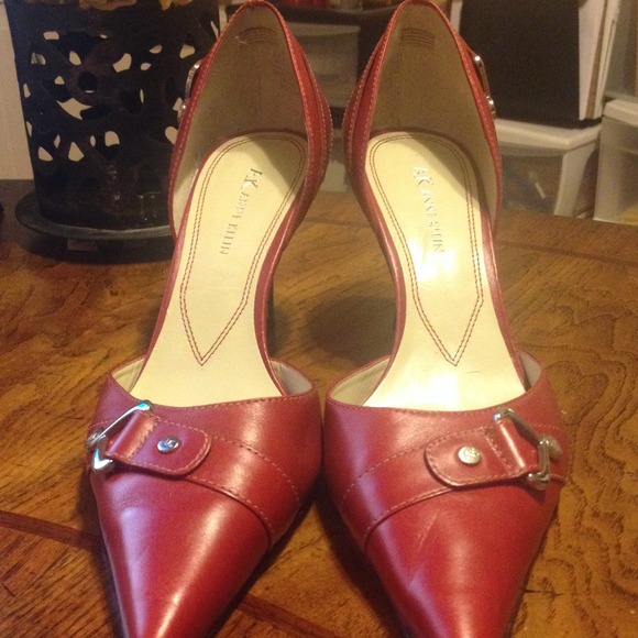 Beautiful Anne Klein  9.5 size