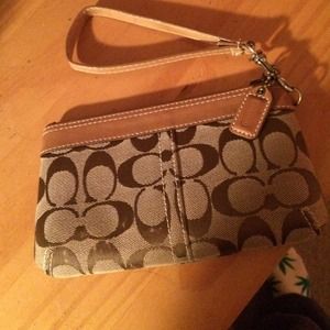 Wristlet