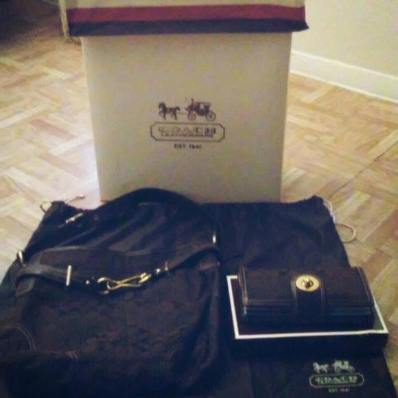 Coach - Picture 3 of 3