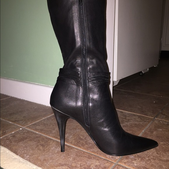 Boots - Picture 3 of 3