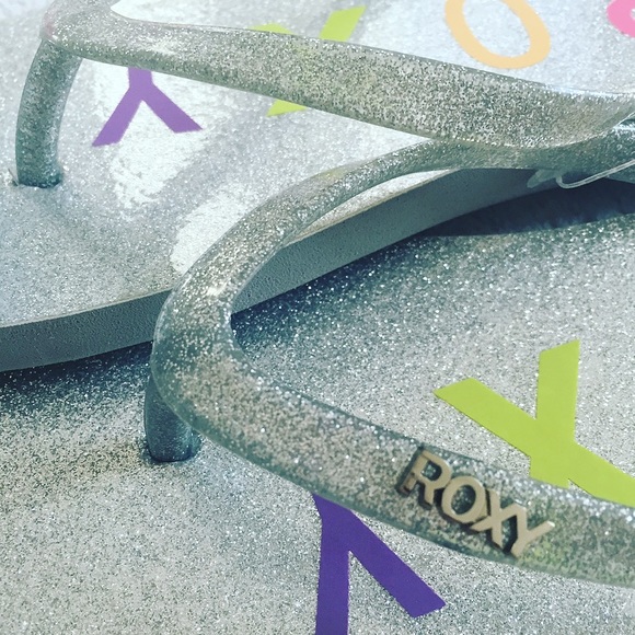 π HOST PICK! Roxy glitter flip flops - Picture 4 of 4