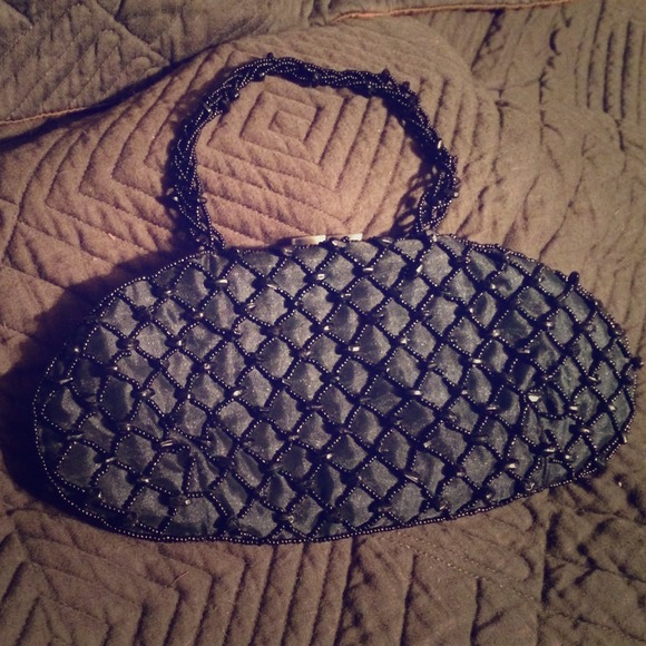 Beaded clutch