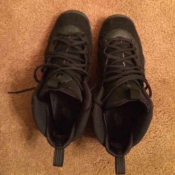 All black suede foams excellent  condition