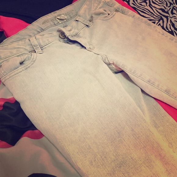 Light blue jeans size 9