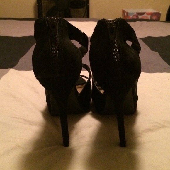 Black Steve Madden Heels - Picture 4 of 4