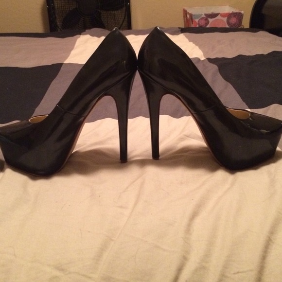 Black Steve Maddens - Picture 2 of 4