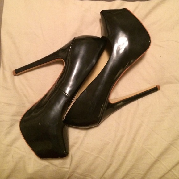 Black Steve Maddens - Picture 3 of 4